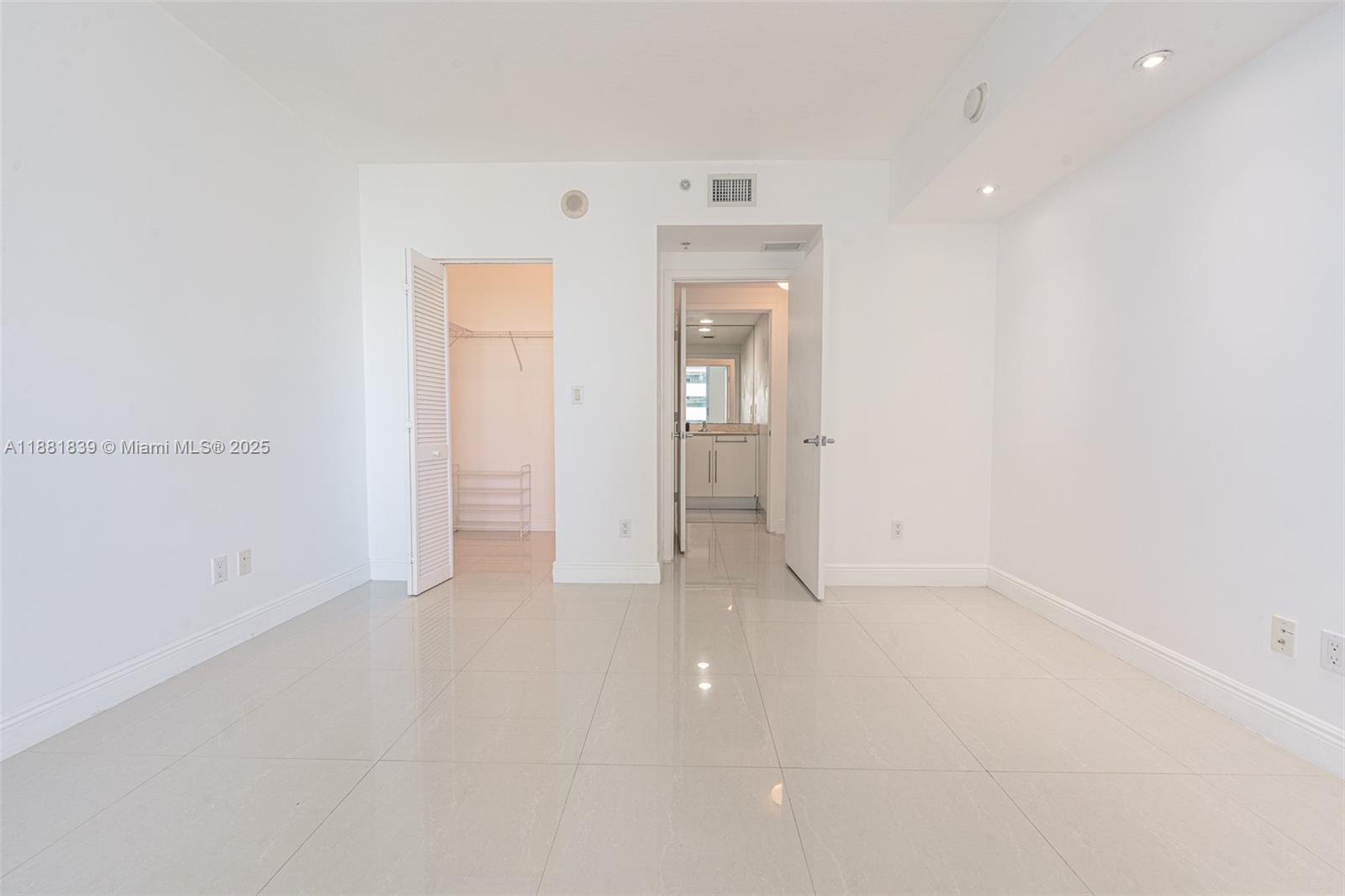 335 S Biscayne Blvd #2602, Miami FL 33131