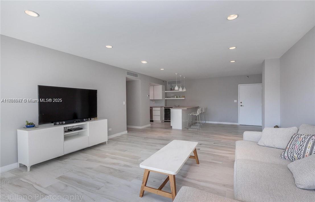 2451 Brickell Ave #3E, Miami FL 33129