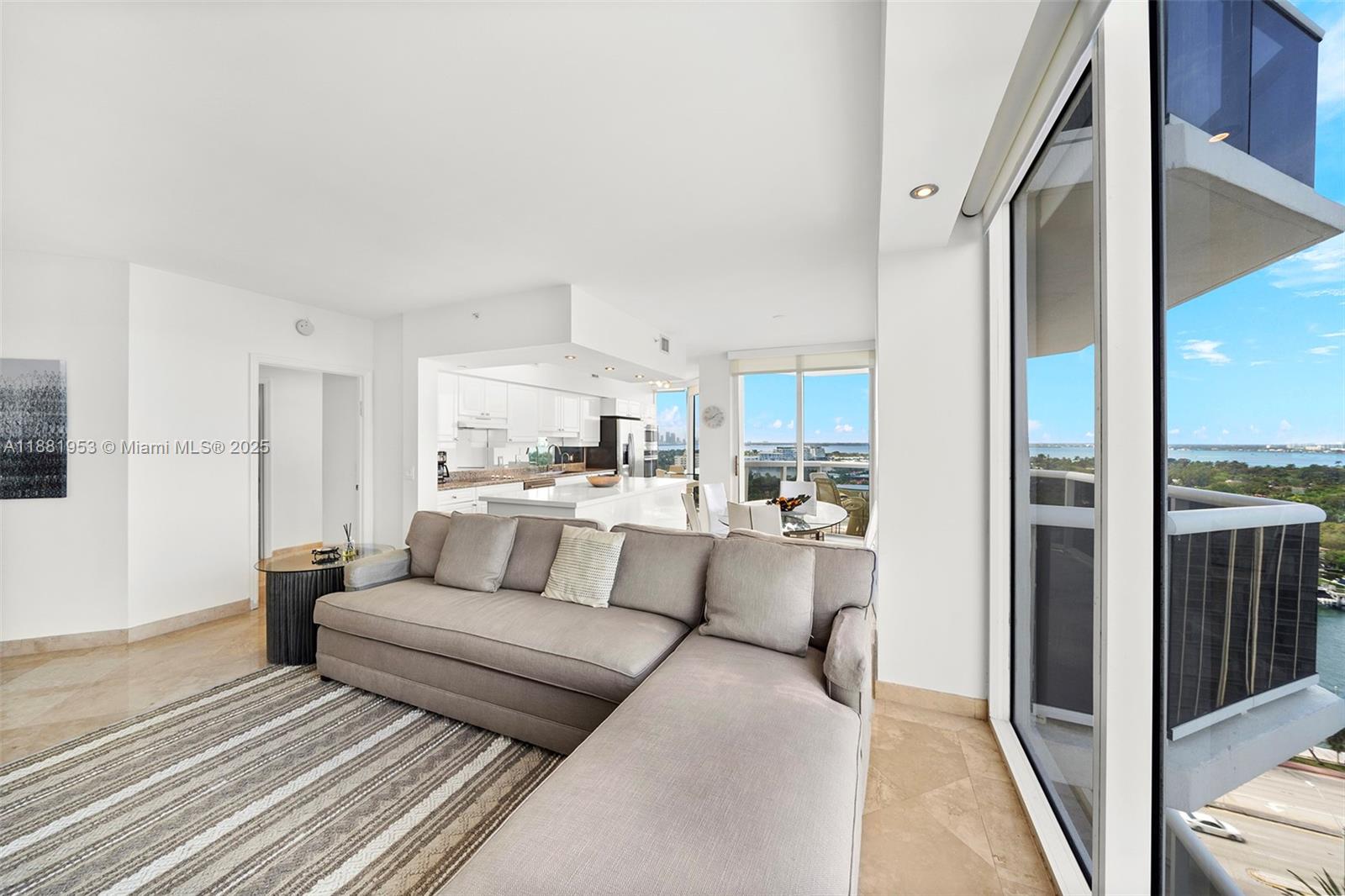 4779 Collins Ave #1707, Miami Beach FL 33140