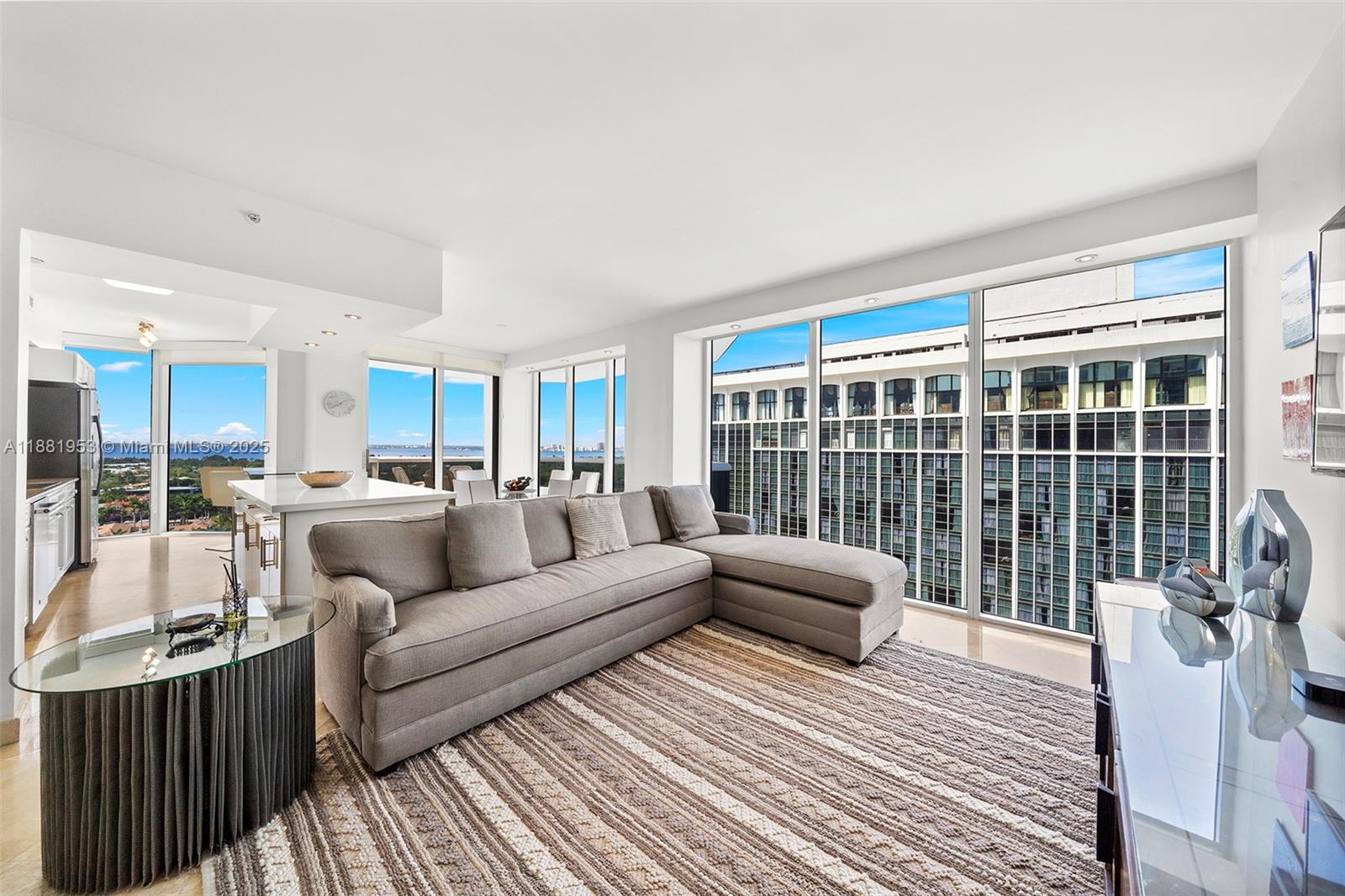 4779 Collins Ave #1707, Miami Beach FL 33140