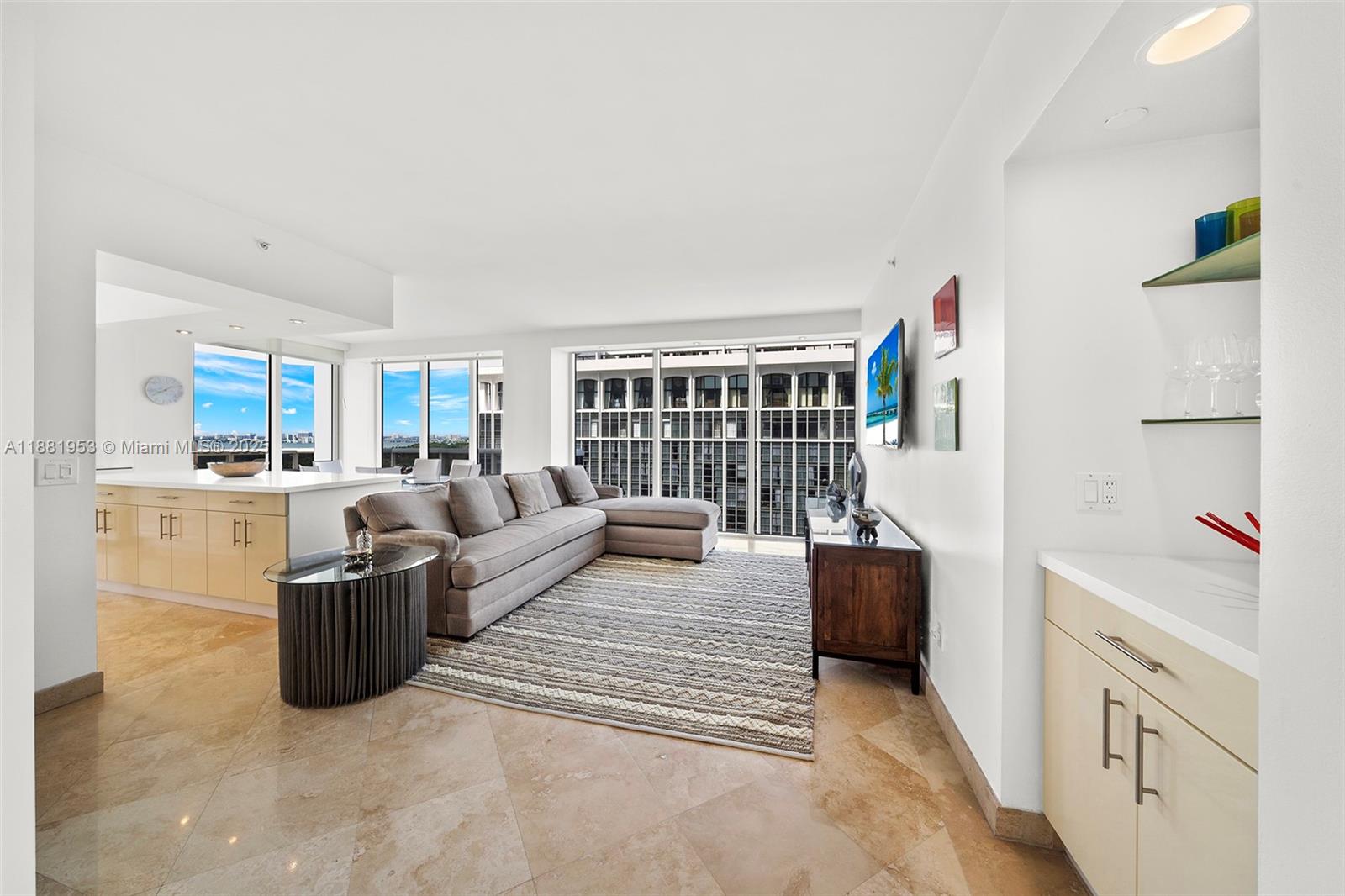 4779 Collins Ave #1707, Miami Beach FL 33140