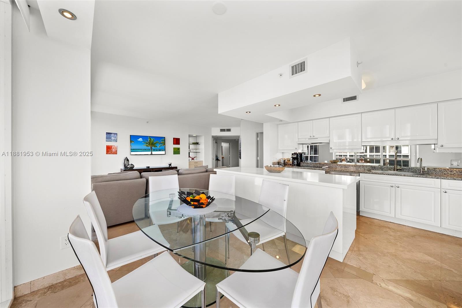 4779 Collins Ave #1707, Miami Beach FL 33140