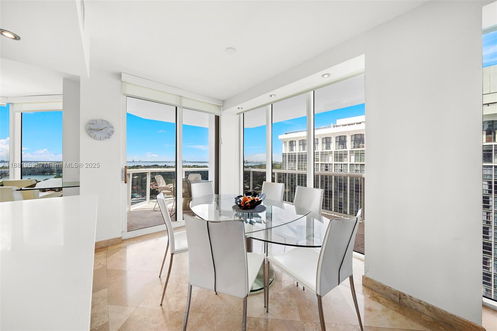 4779 Collins Ave #1707, Miami Beach FL 33140