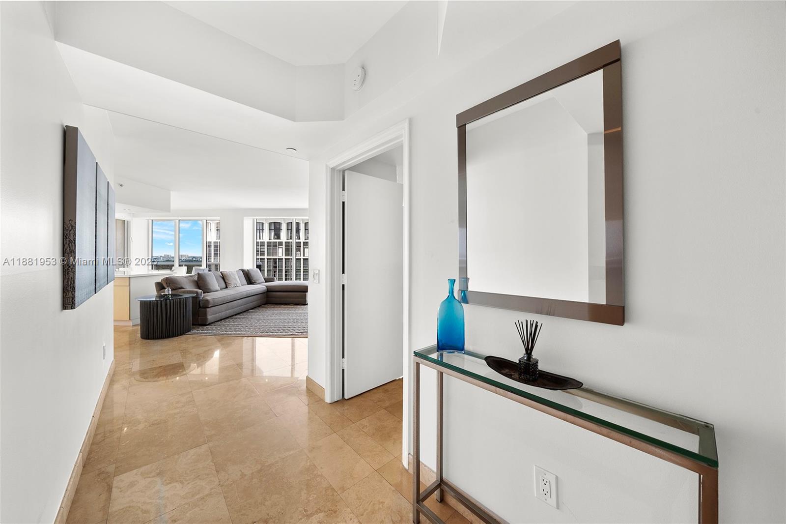 4779 Collins Ave #1707, Miami Beach FL 33140