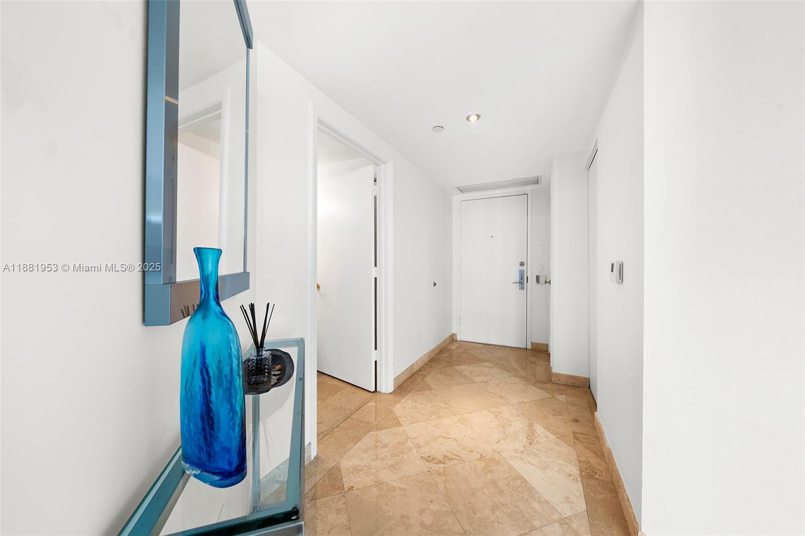 4779 Collins Ave #1707, Miami Beach FL 33140
