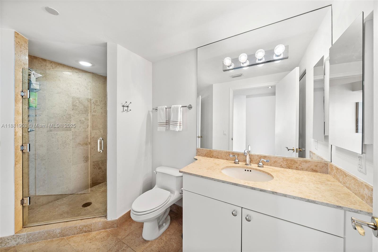 4779 Collins Ave #1707, Miami Beach FL 33140