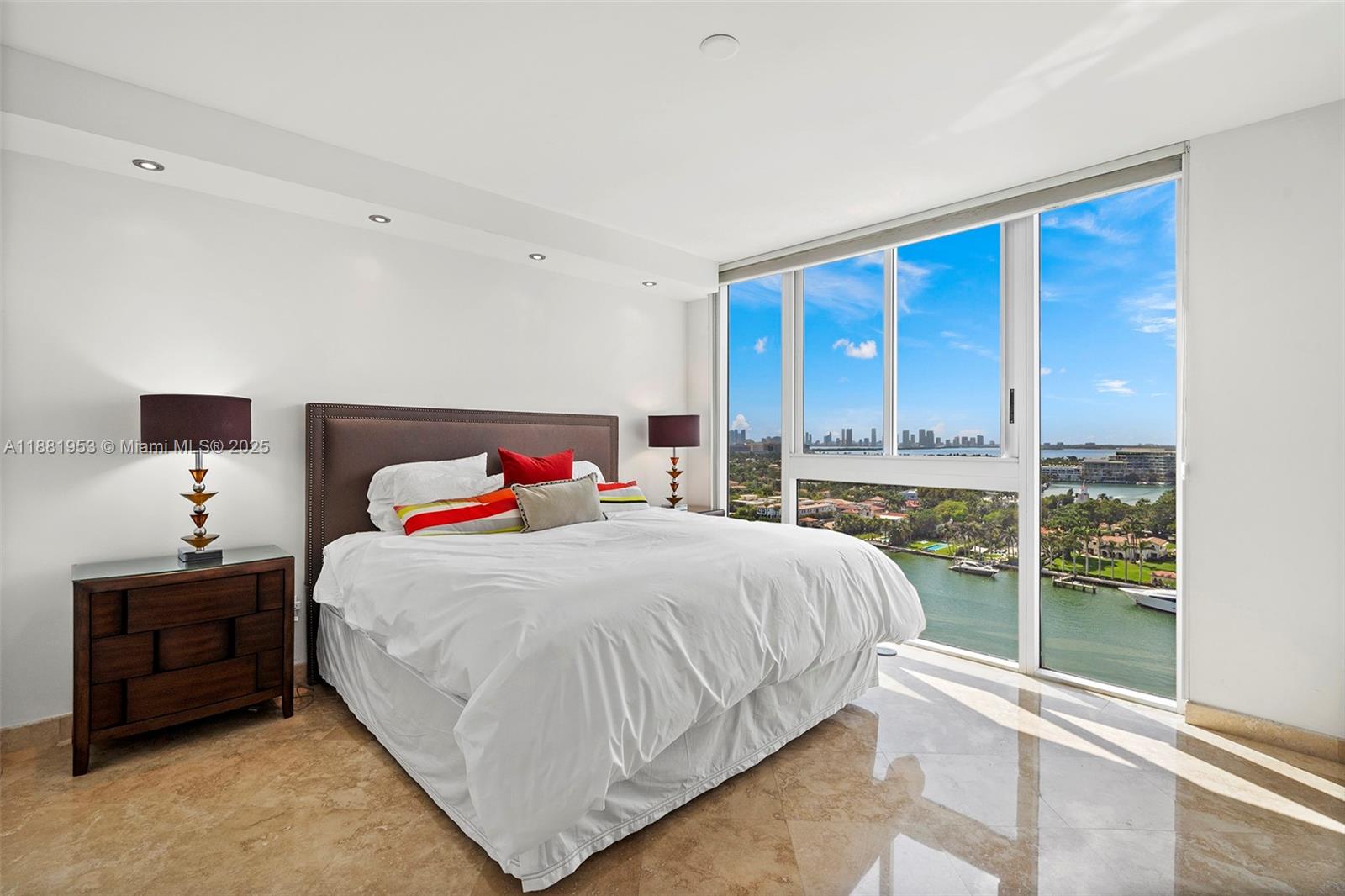 4779 Collins Ave #1707, Miami Beach FL 33140