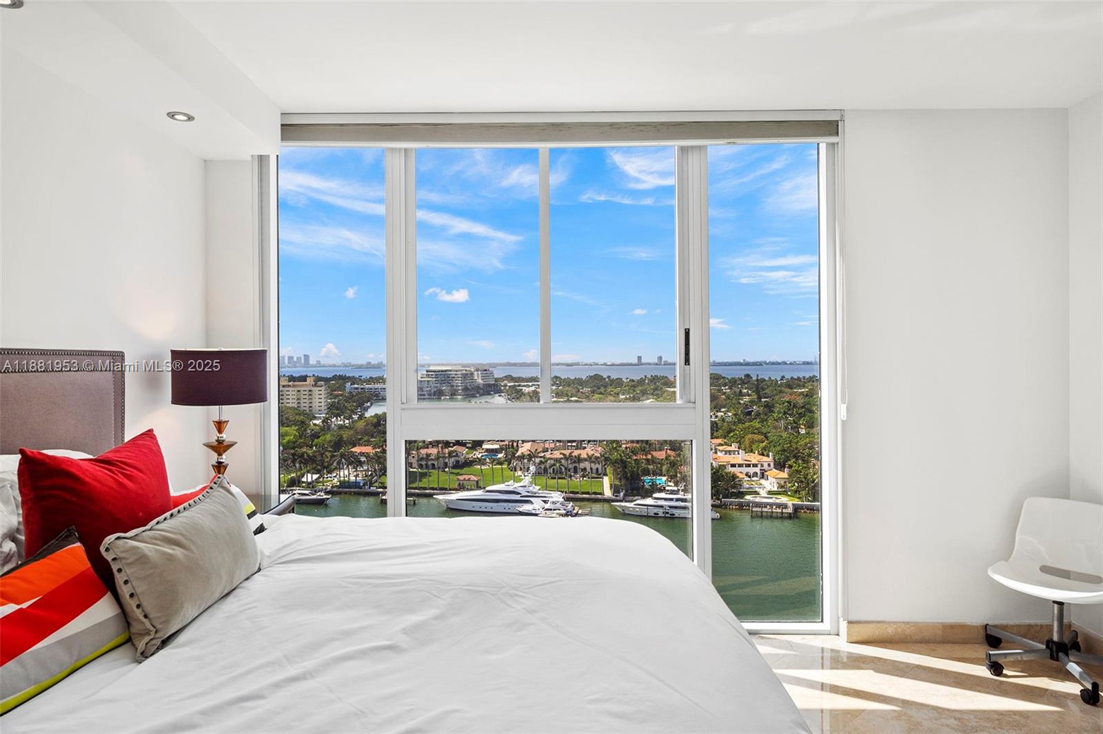 4779 Collins Ave #1707, Miami Beach FL 33140