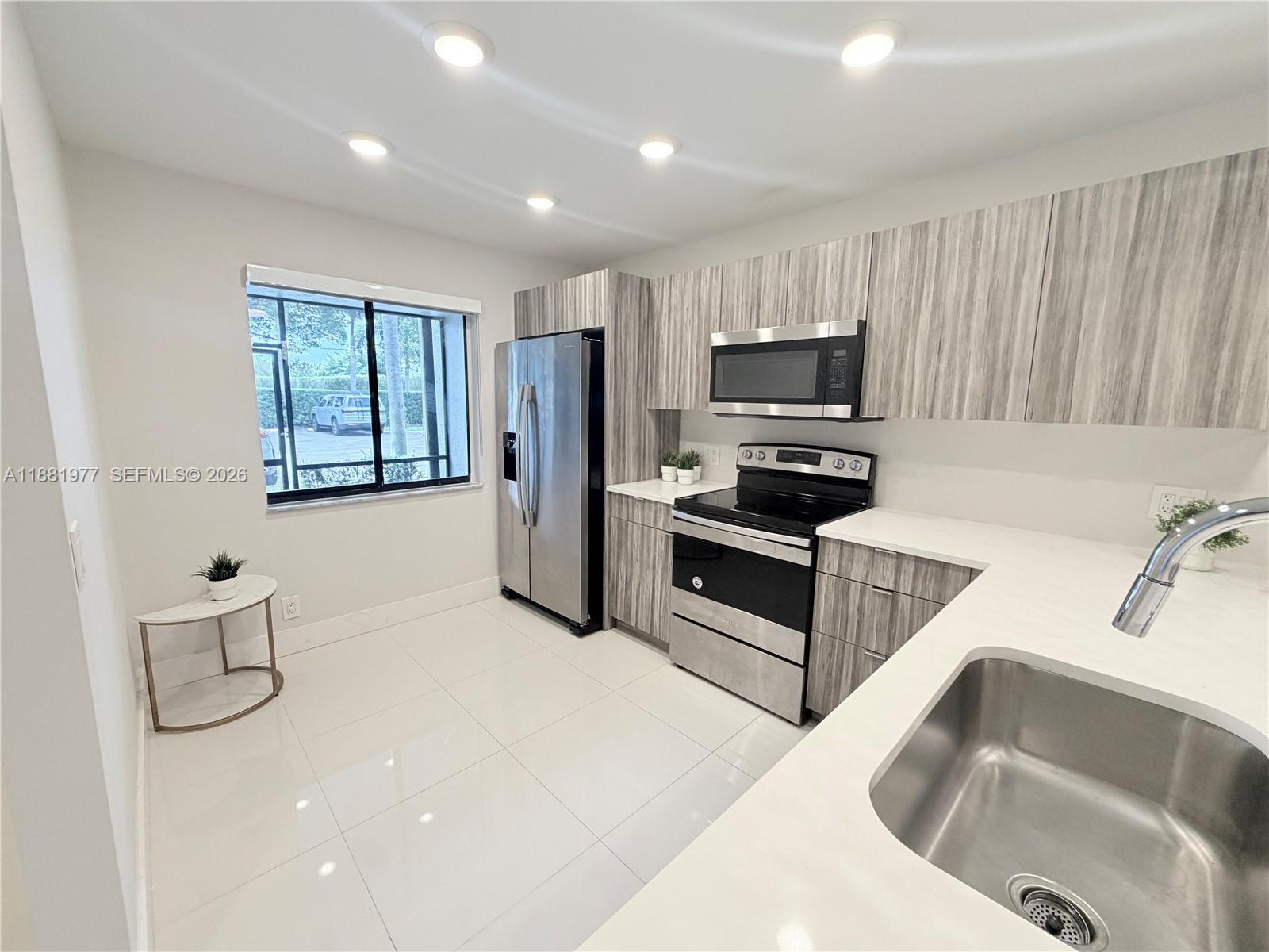 16531 Blatt Blvd #103, Weston FL 33326