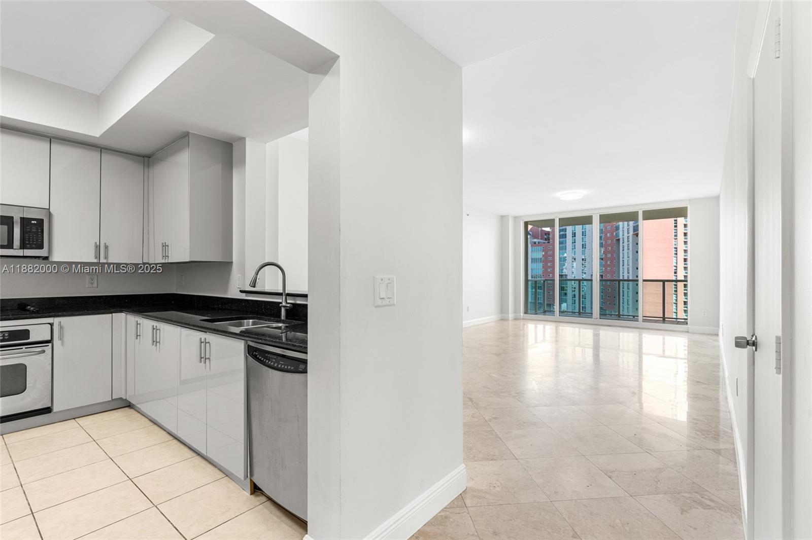 3340 NE 190th St #1208, Aventura FL 33180