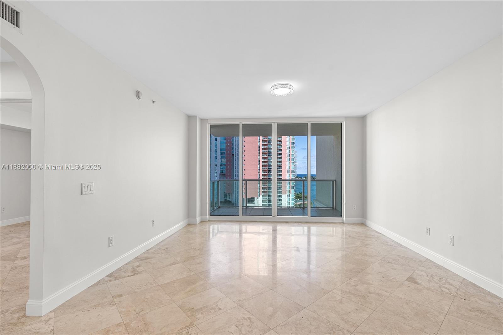 3340 NE 190th St #1208, Aventura FL 33180