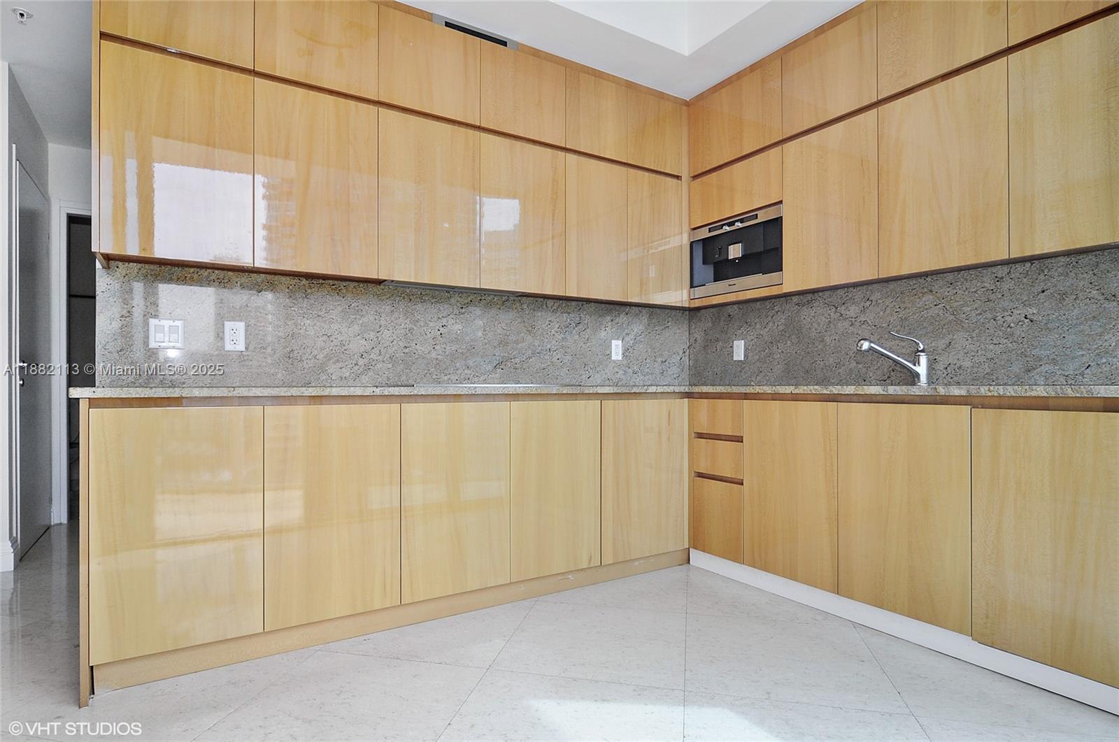 50 S Pointe Dr #1405, Miami Beach FL 33139