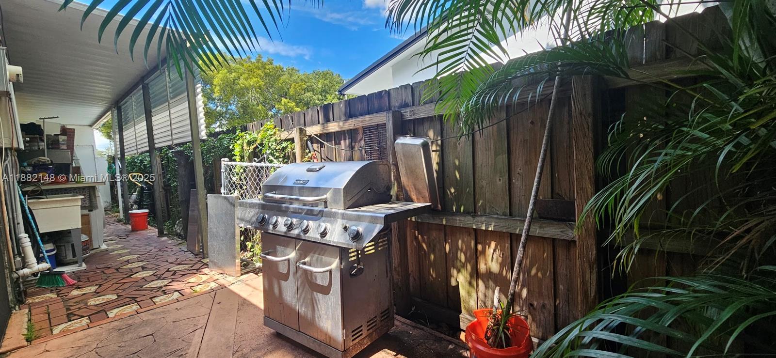 243 NW 62nd Ct, Miami FL 33126