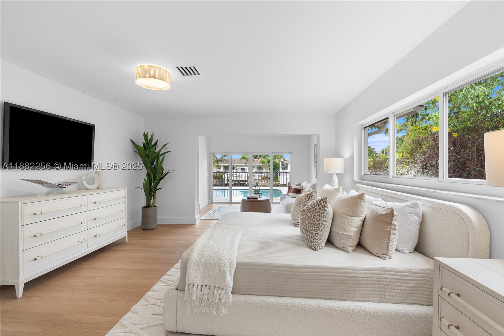 3341 NE 38th St, Fort Lauderdale FL 33308