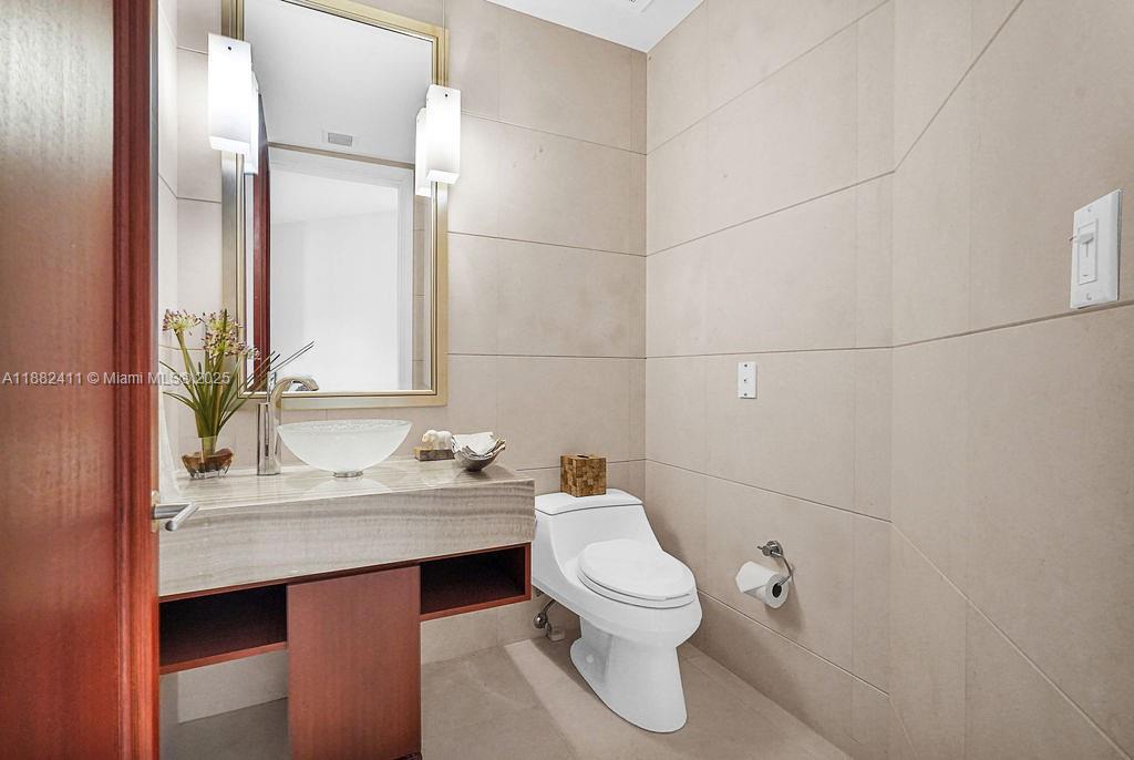 16047 Collins Ave #2904, Sunny Isles Beach FL 33160