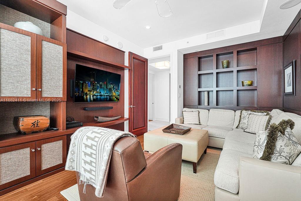 16047 Collins Ave #2904, Sunny Isles Beach FL 33160