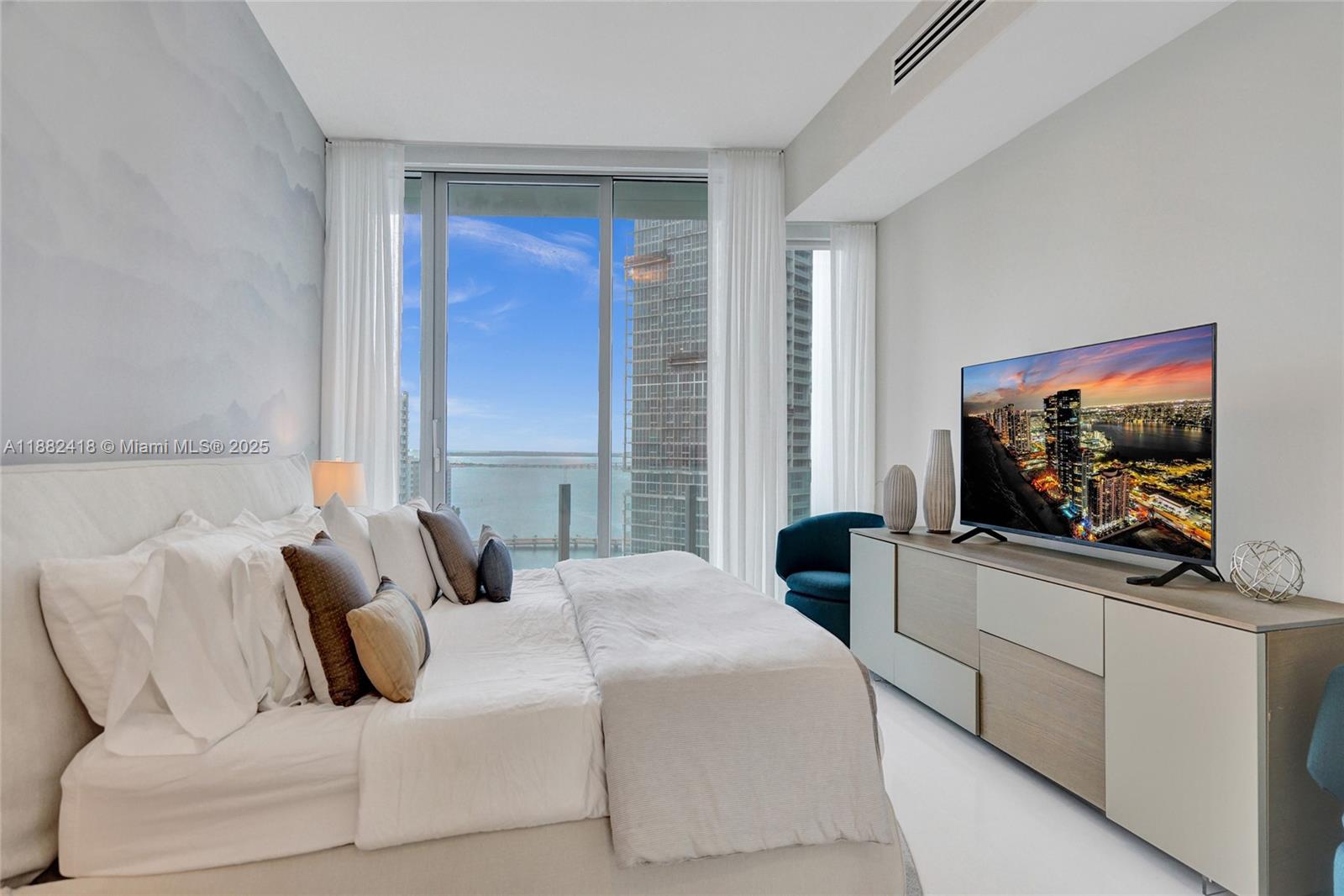 300 Biscayne Blvd Way #2305W, Miami FL 33131