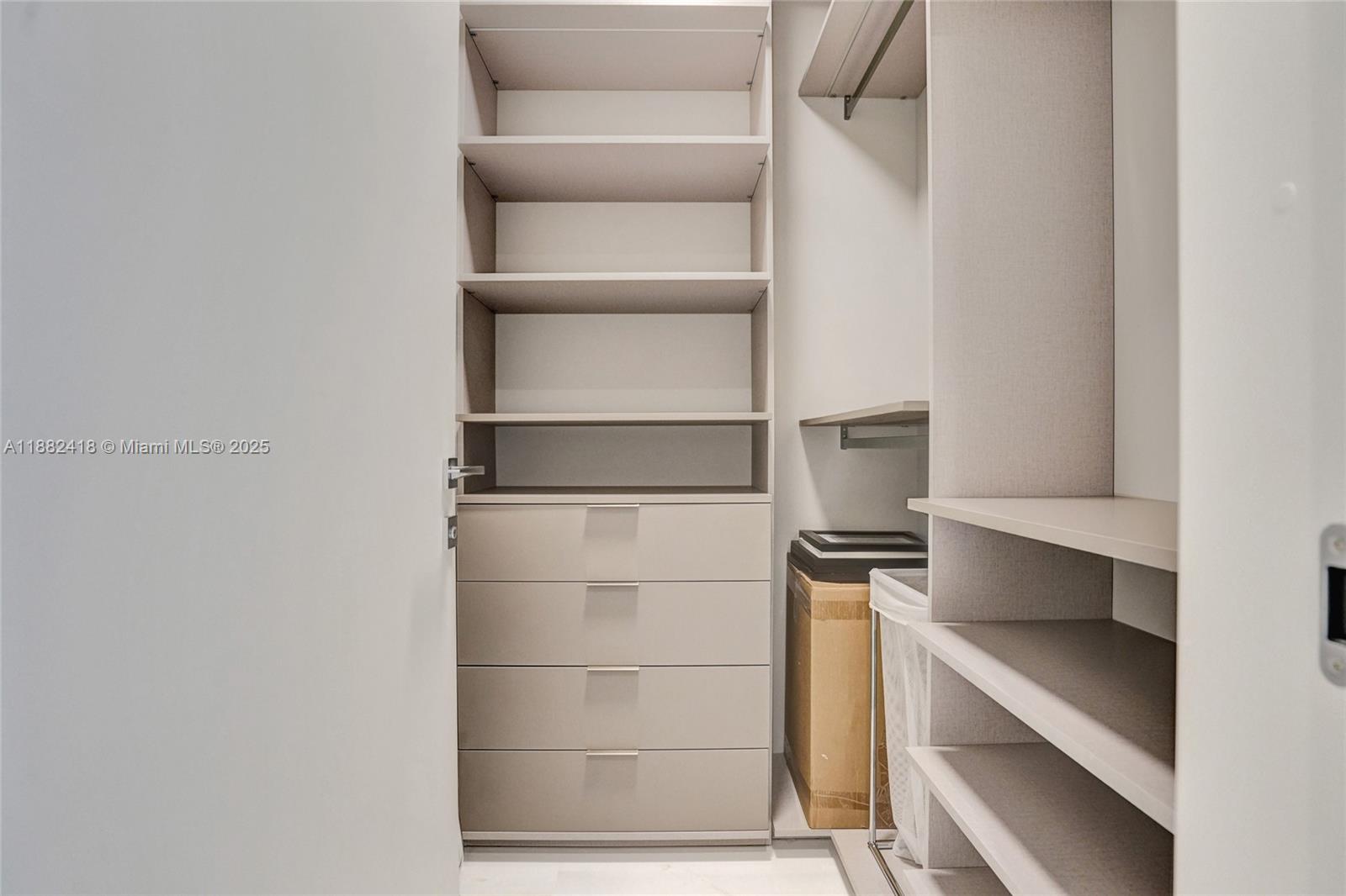 300 Biscayne Blvd Way #2305W, Miami FL 33131