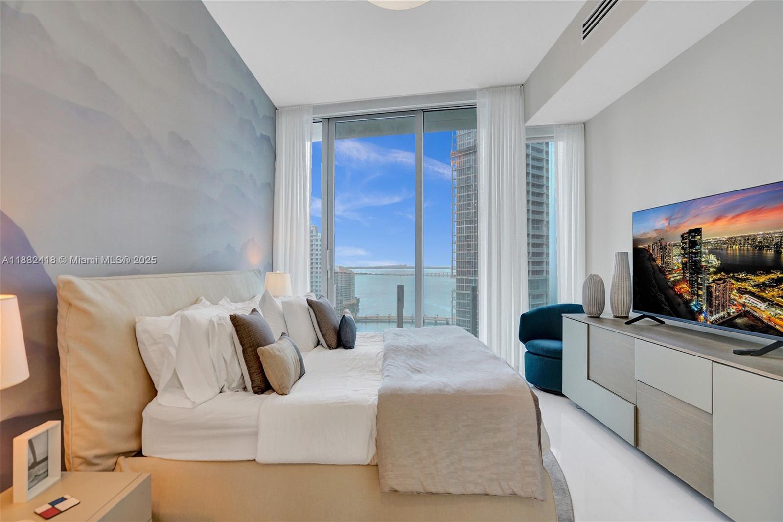 300 Biscayne Blvd Way #2305W, Miami FL 33131