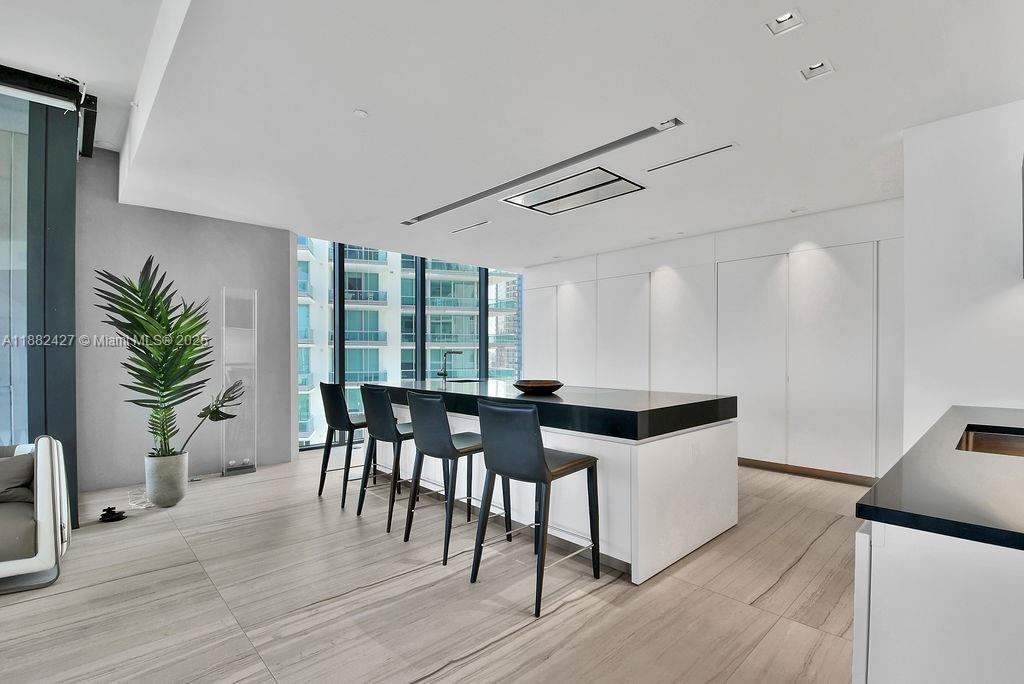 1000 Biscayne Blvd #1901, Miami FL 33132