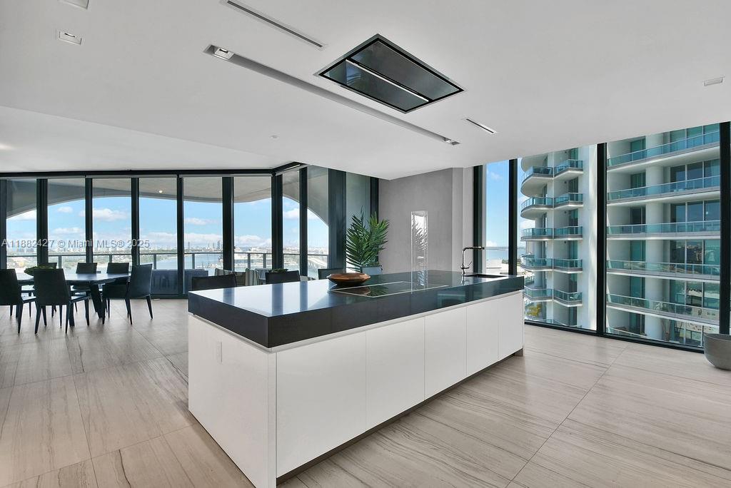 1000 Biscayne Blvd #1901, Miami FL 33132