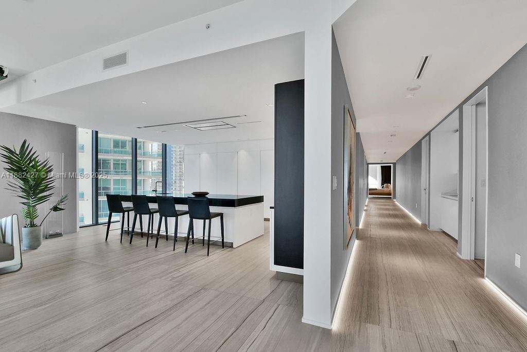 1000 Biscayne Blvd #1901, Miami FL 33132