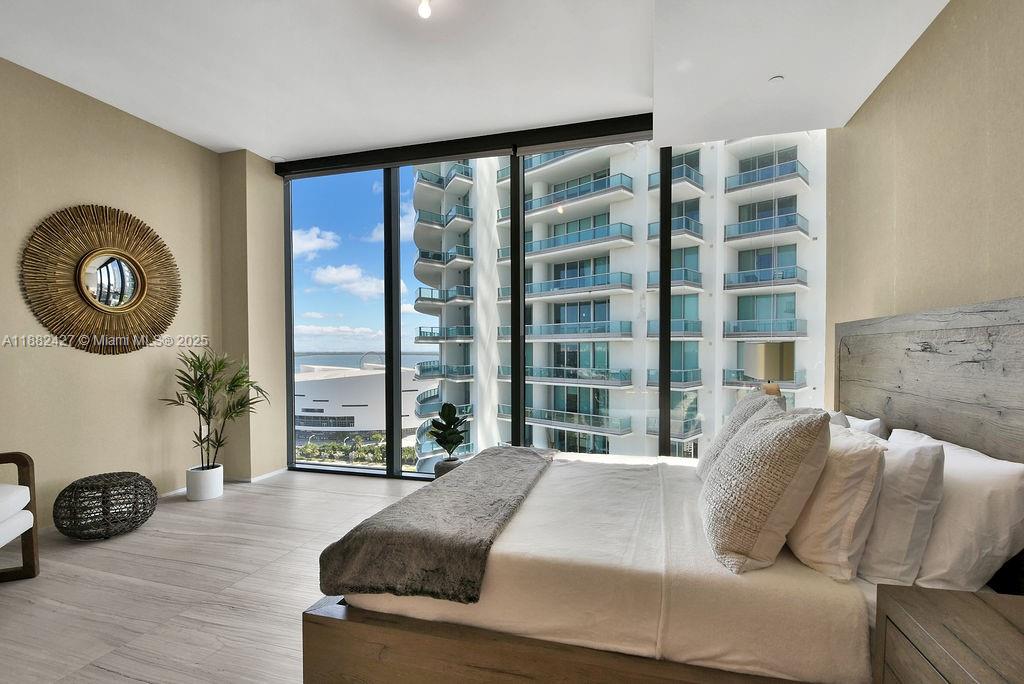 1000 Biscayne Blvd #1901, Miami FL 33132