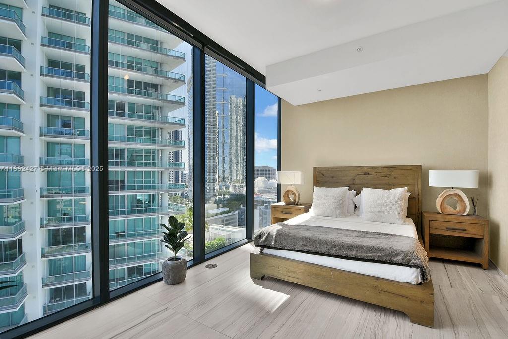 1000 Biscayne Blvd #1901, Miami FL 33132