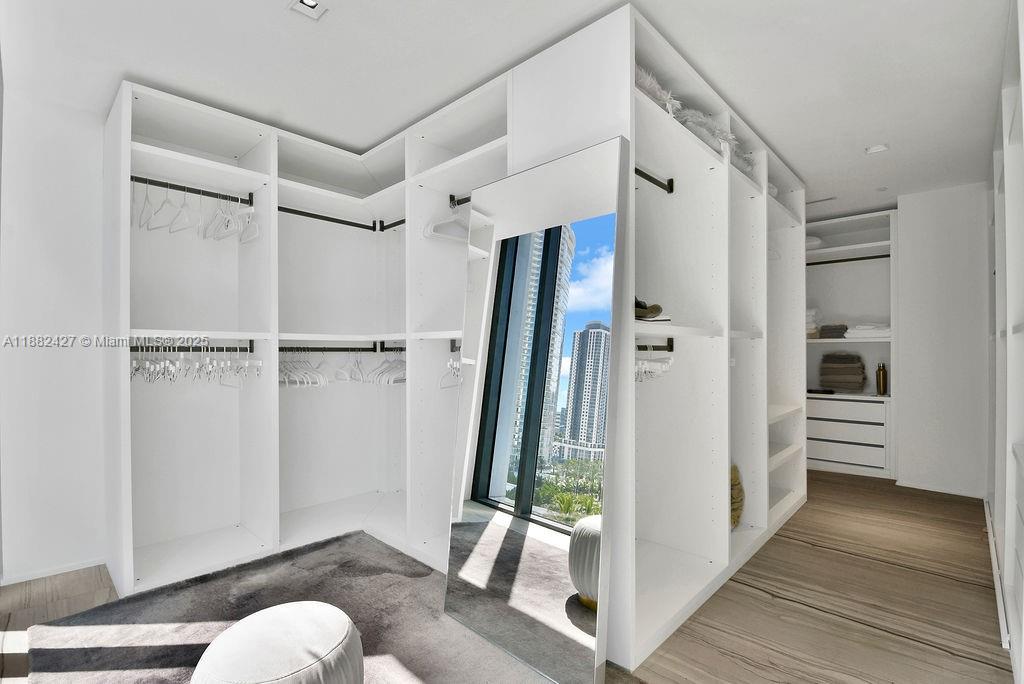 1000 Biscayne Blvd #1901, Miami FL 33132