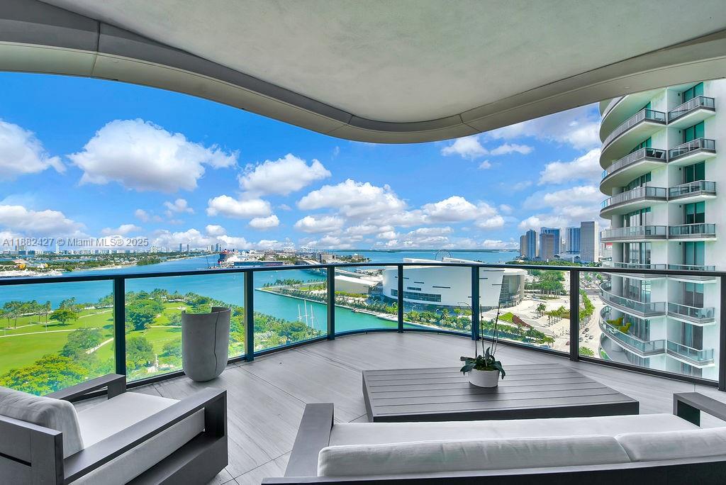 1000 Biscayne Blvd #1901, Miami FL 33132