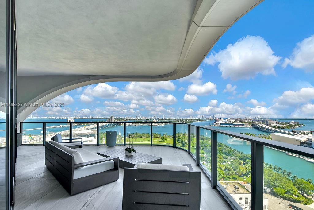1000 Biscayne Blvd #1901, Miami FL 33132