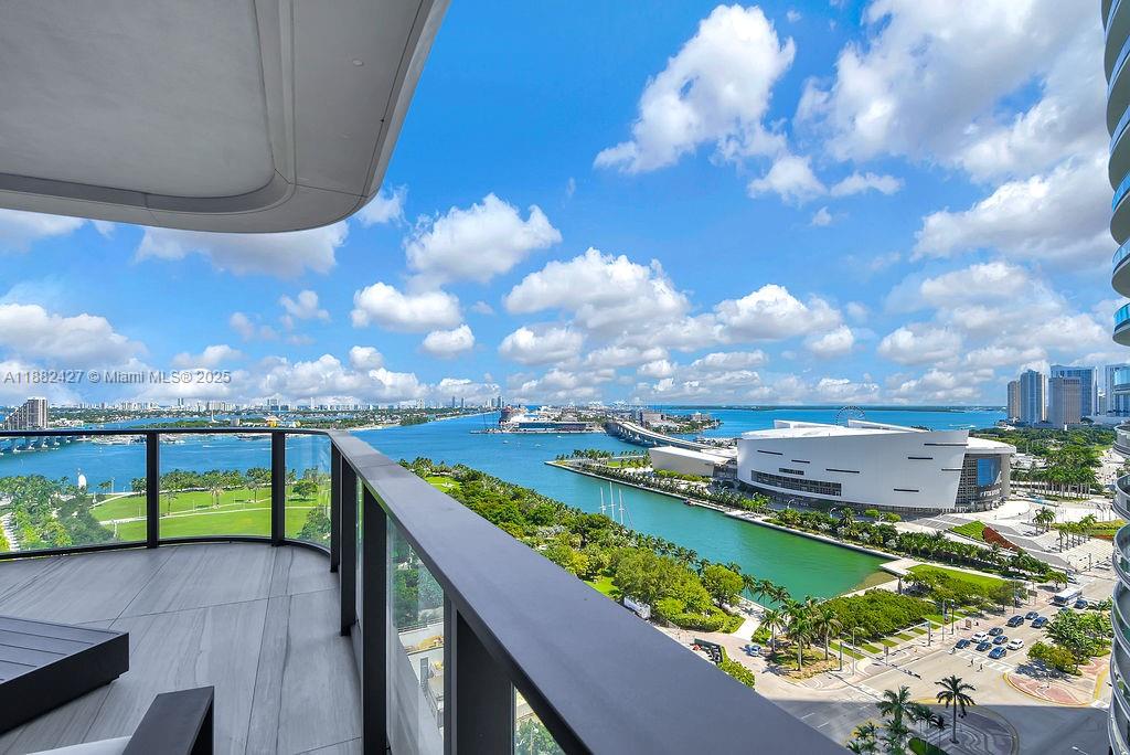 1000 Biscayne Blvd #1901, Miami FL 33132
