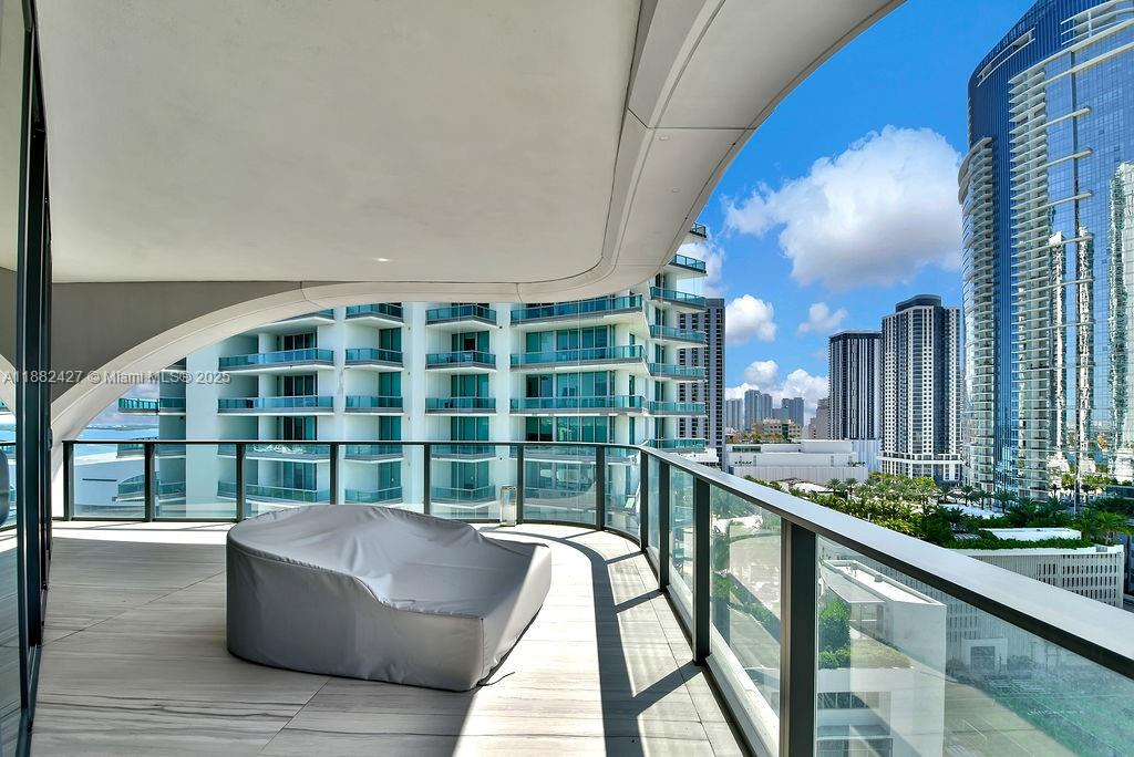 1000 Biscayne Blvd #1901, Miami FL 33132