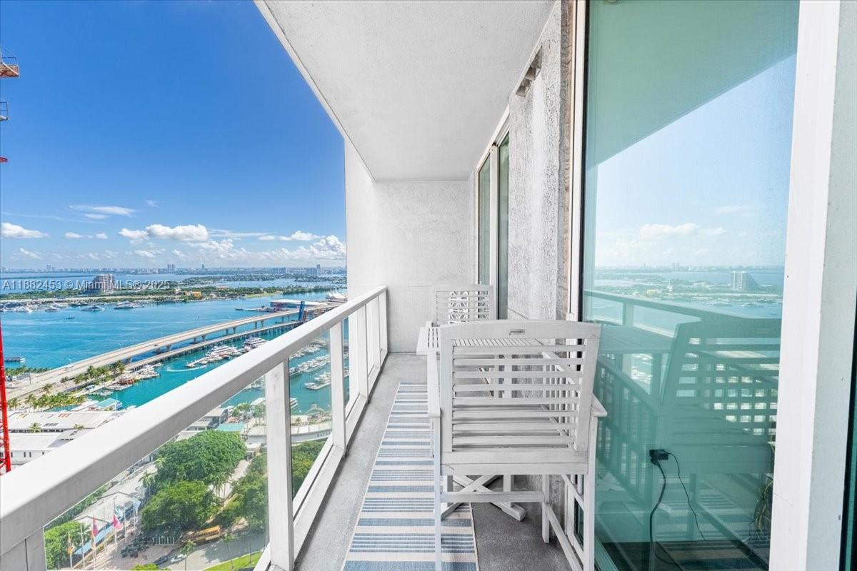 244 Biscayne Blvd #3506, Miami FL 33132