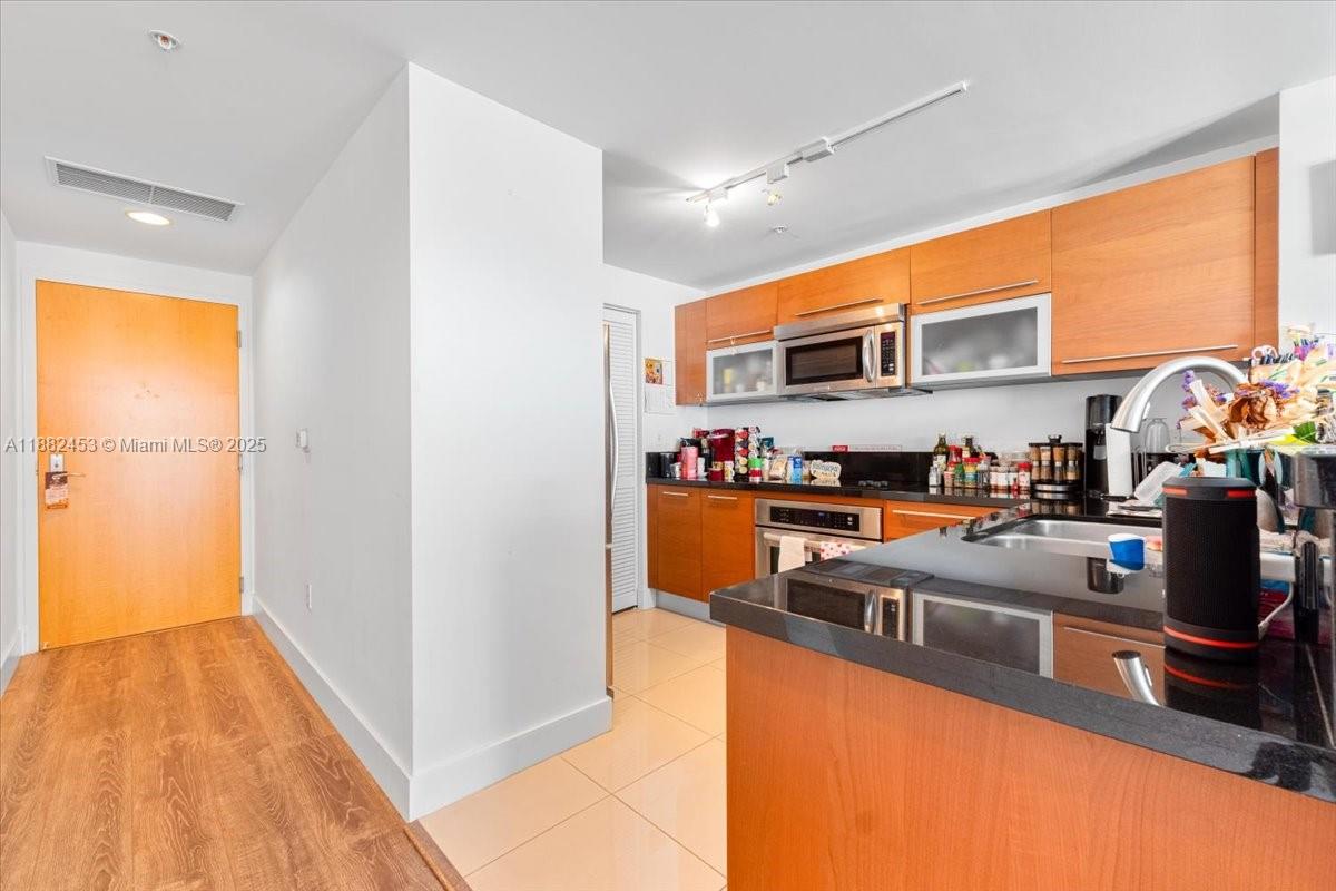 244 Biscayne Blvd #3506, Miami FL 33132