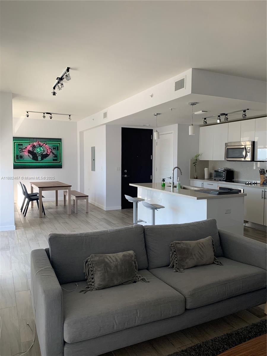 999 SW 1st Ave #1703, Miami FL 33130