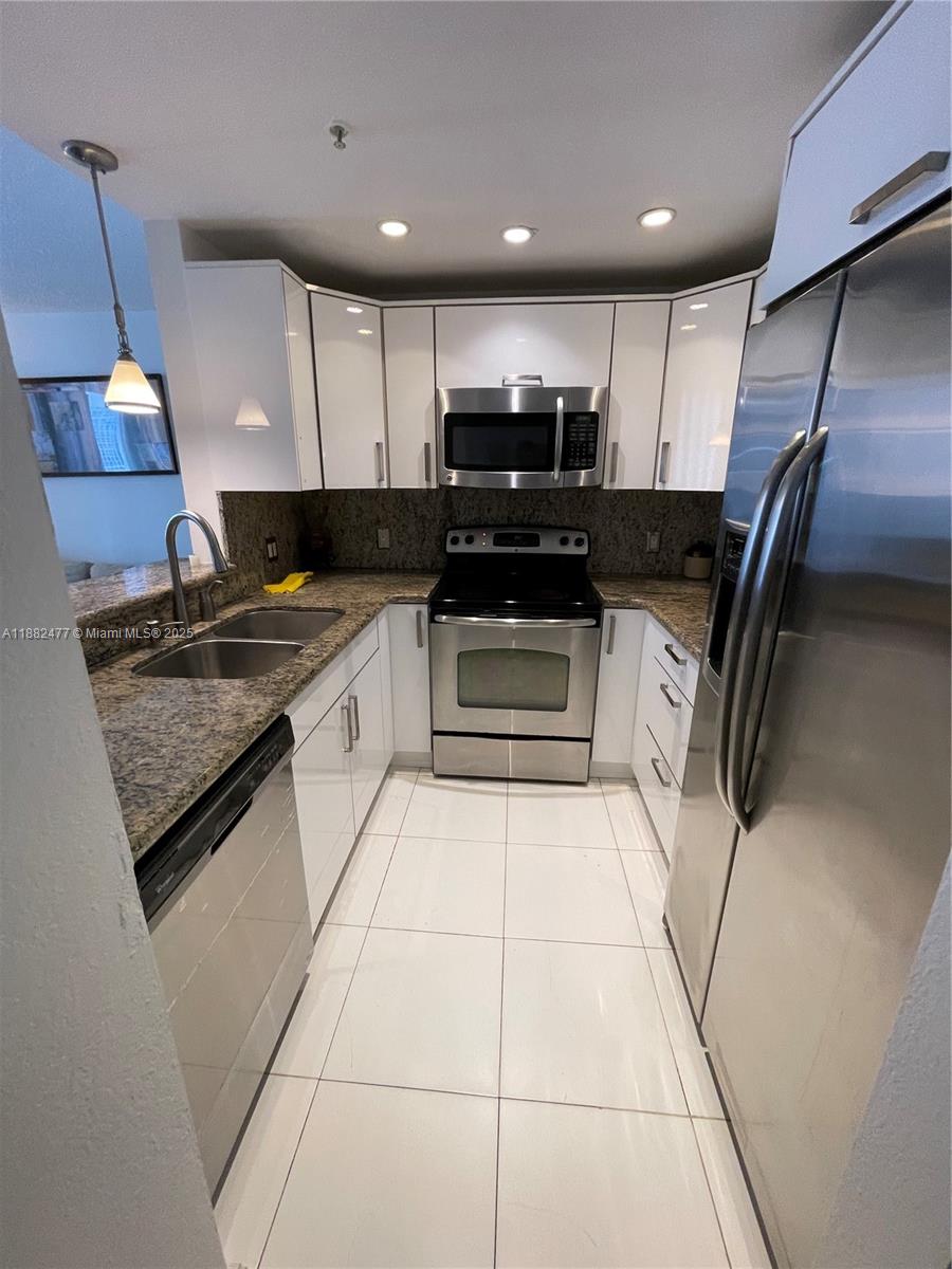 185 SE 14th Ter #2413, Miami FL 33131