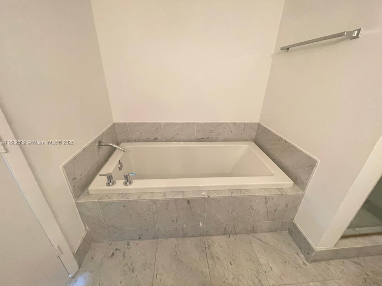 253 NE 2 STREET #3703, Miami FL 33132