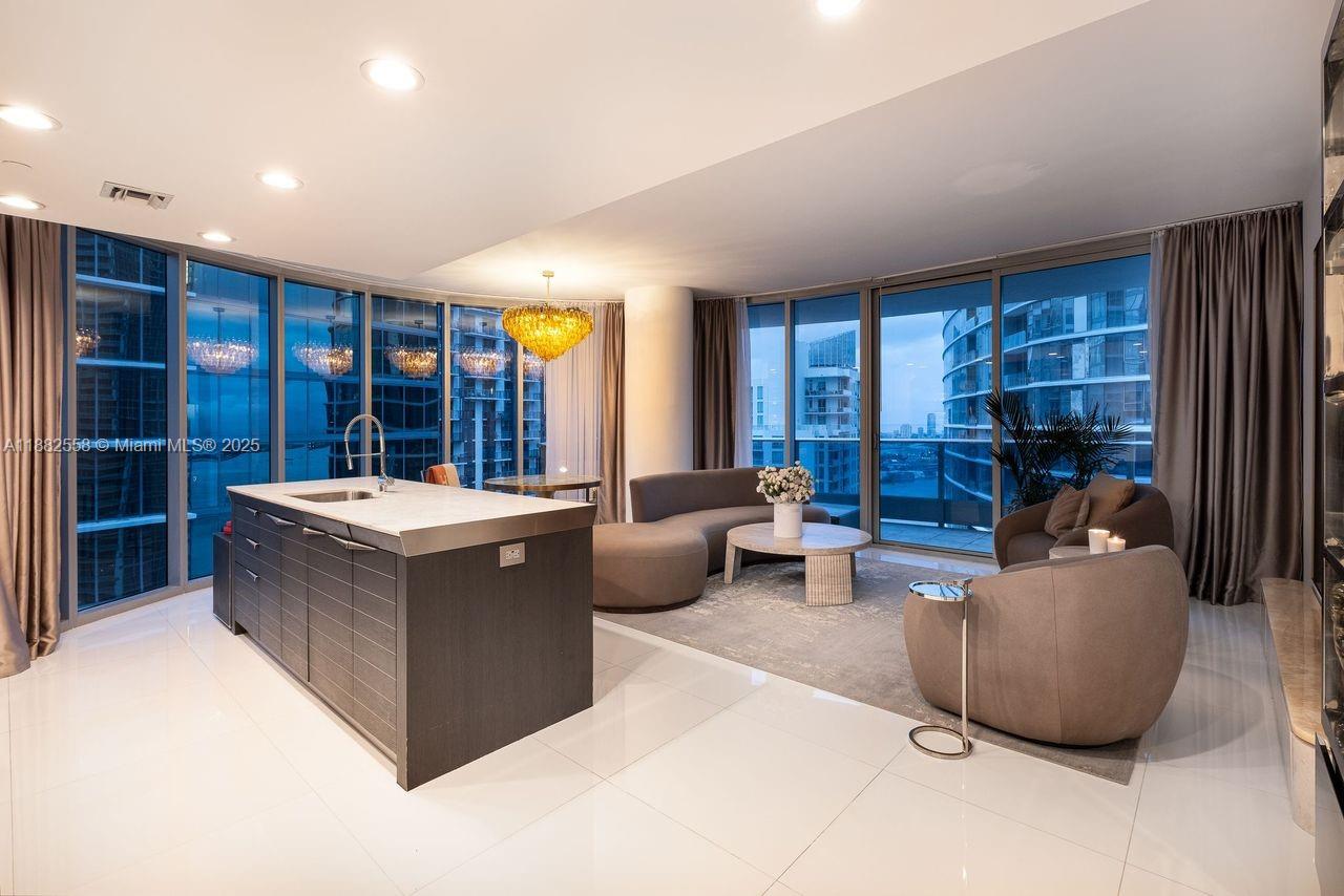 200 Biscayne Boulevard Way #4201, Miami FL 33131