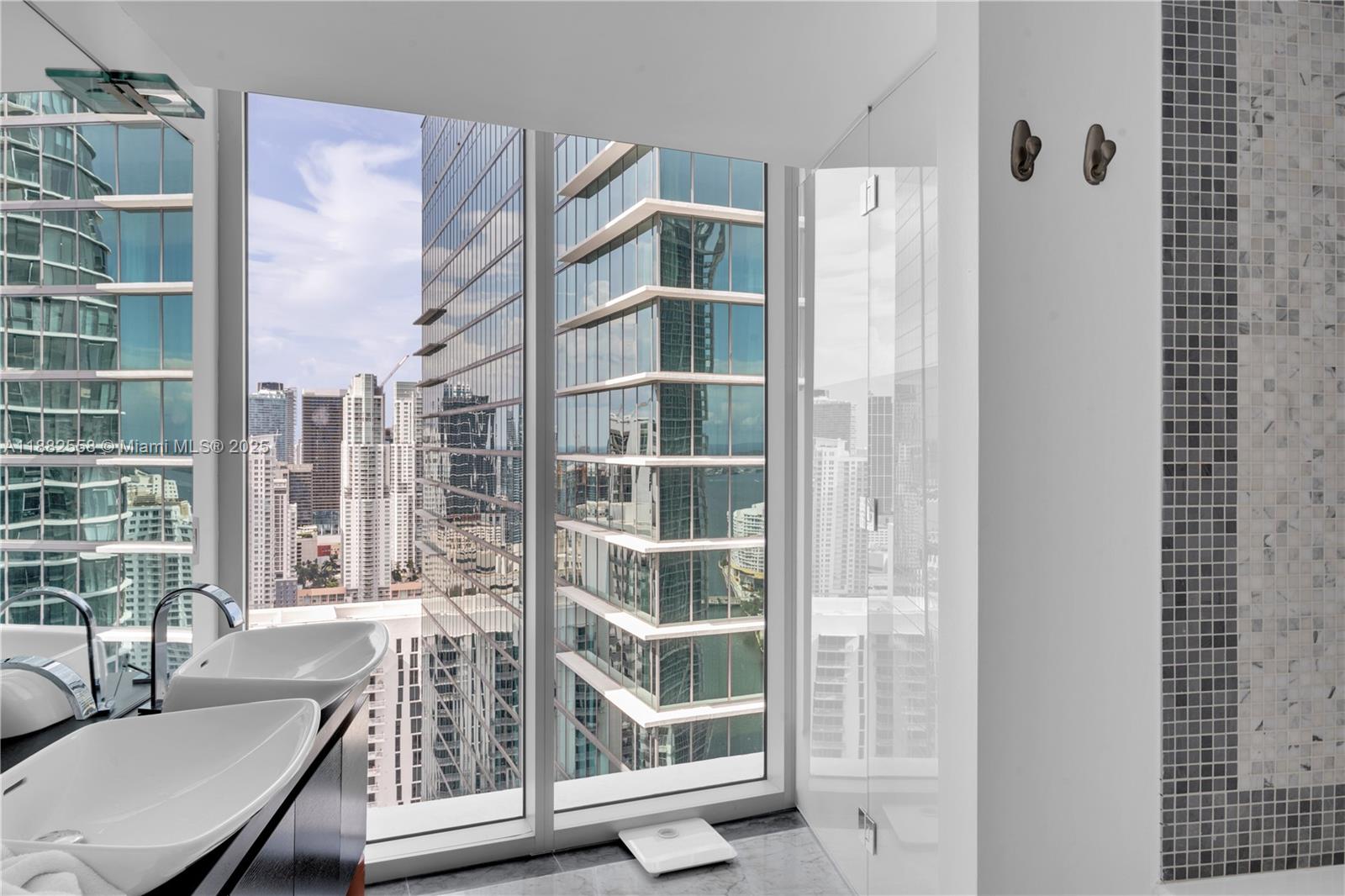 200 Biscayne Boulevard Way #4201, Miami FL 33131