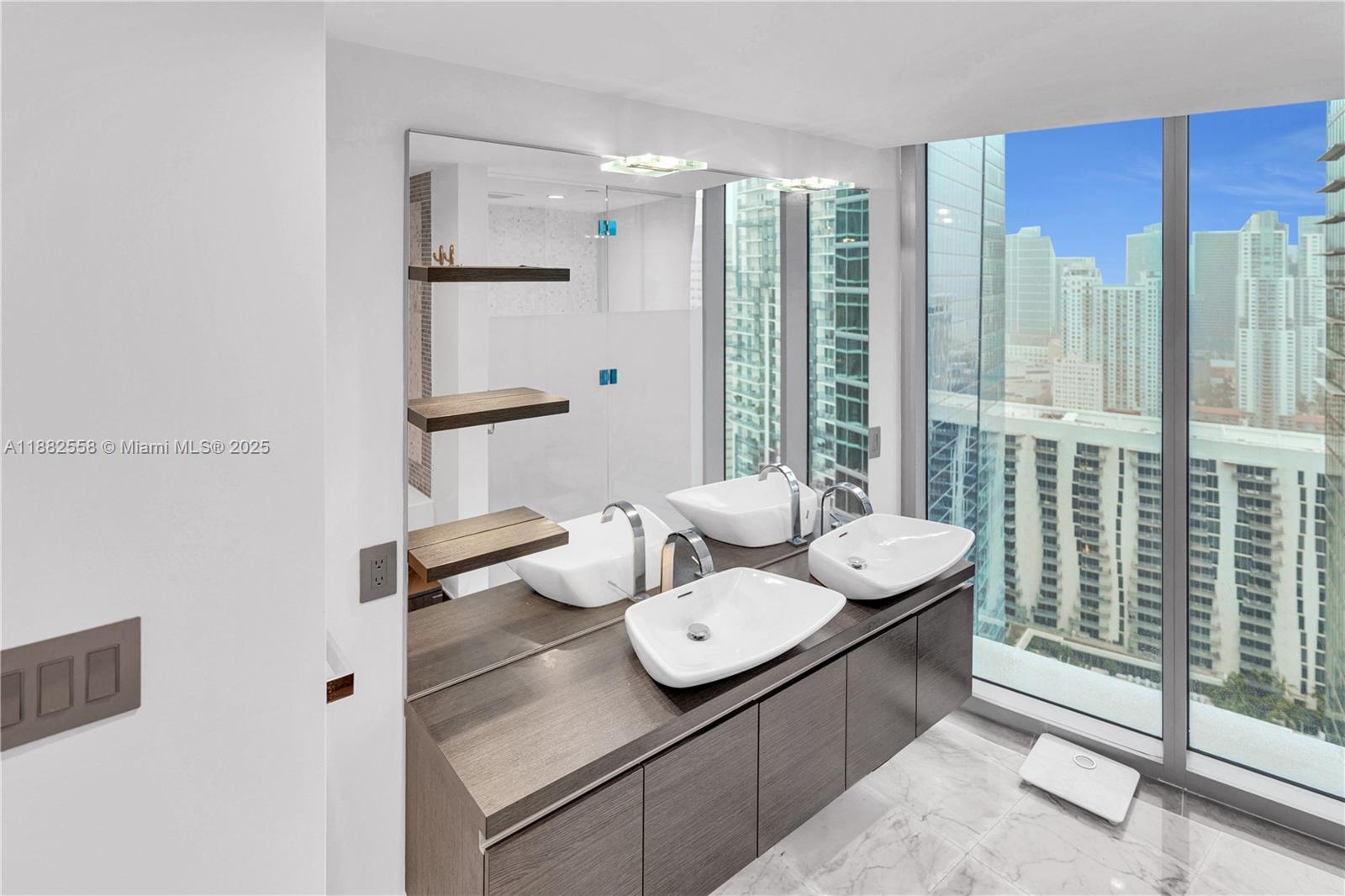 200 Biscayne Boulevard Way #4201, Miami FL 33131