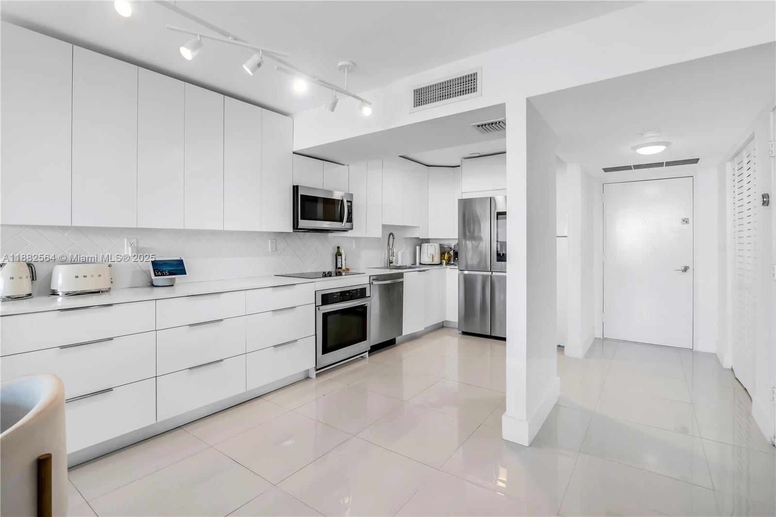 3701 N Country Club Dr #1609, Aventura FL 33180