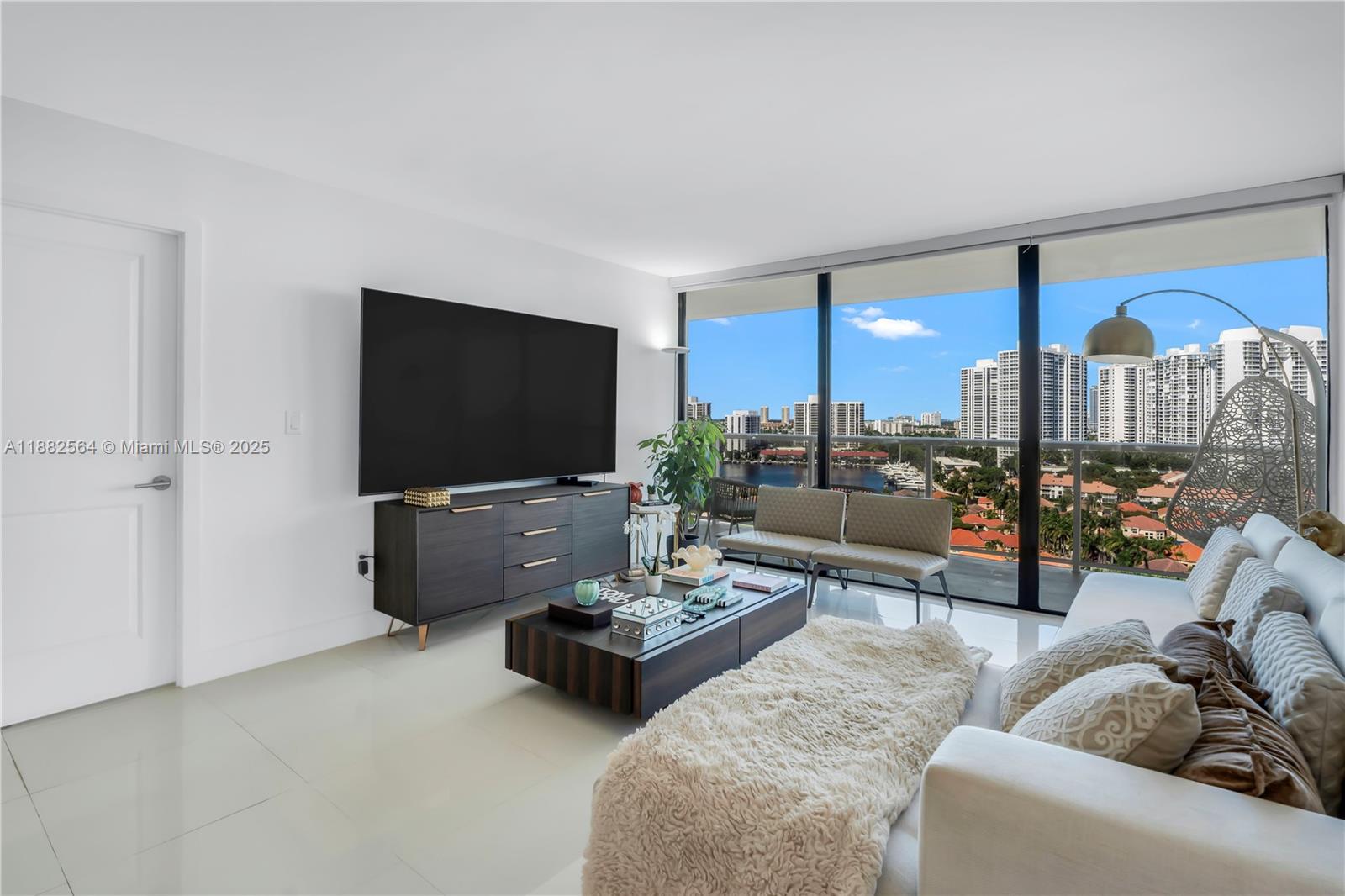 3701 N Country Club Dr #1609, Aventura FL 33180