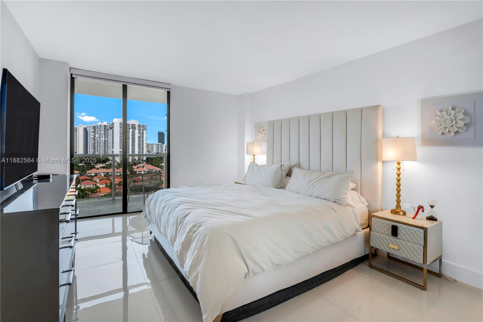 3701 N Country Club Dr #1609, Aventura FL 33180