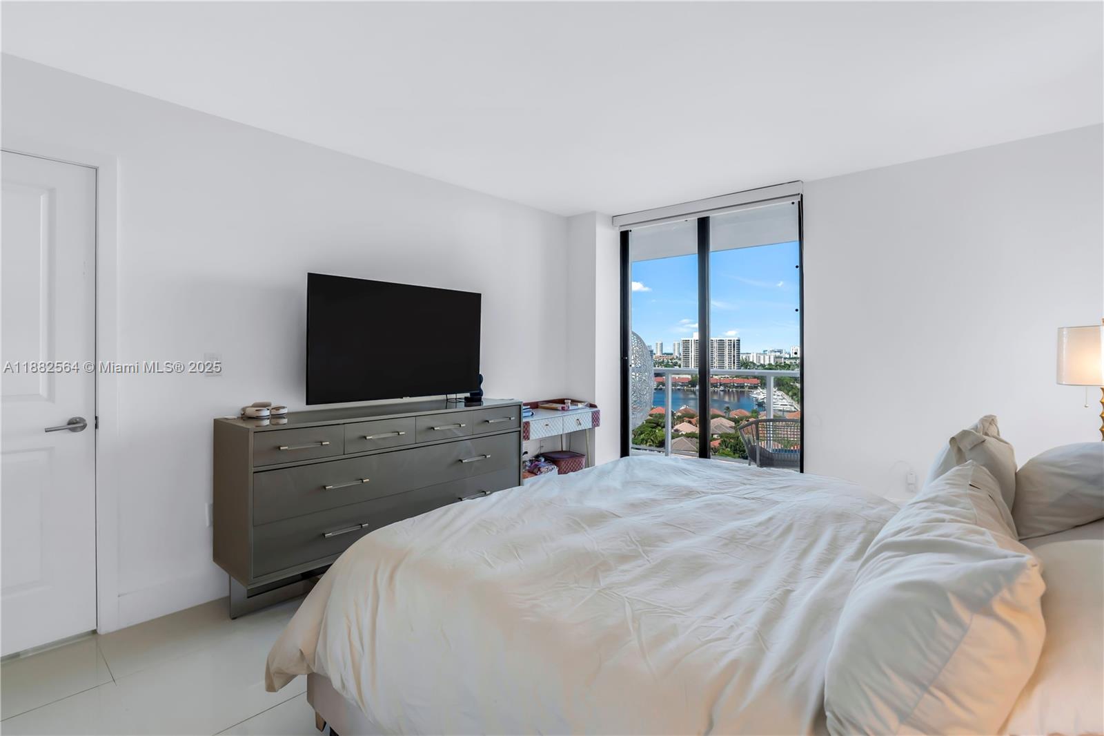 3701 N Country Club Dr #1609, Aventura FL 33180