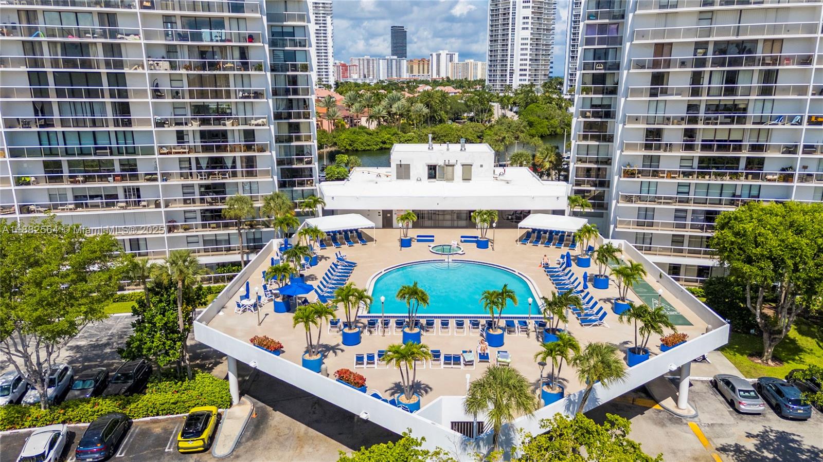3701 N Country Club Dr #1609, Aventura FL 33180