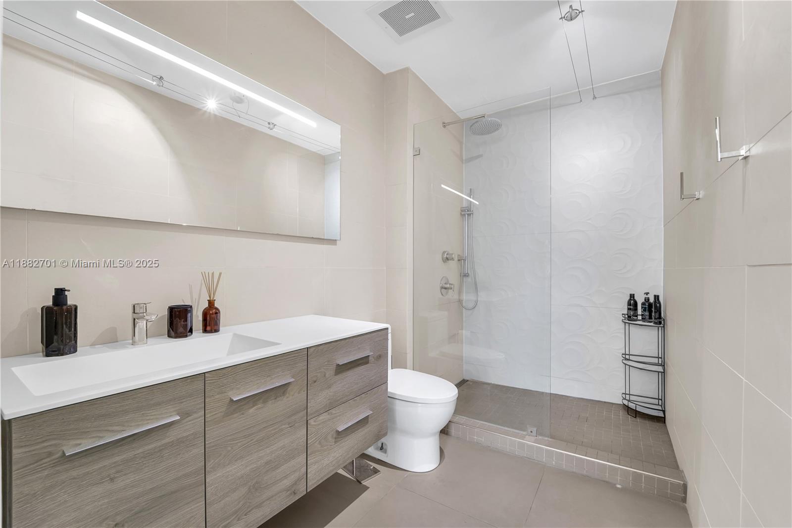133 NE 2nd Ave #3106, Miami FL 33132