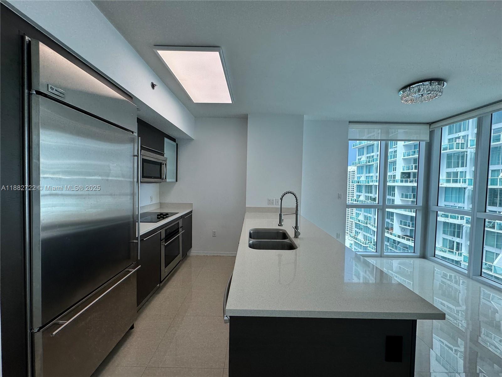 55 SE 6th St #3501, Miami FL 33131