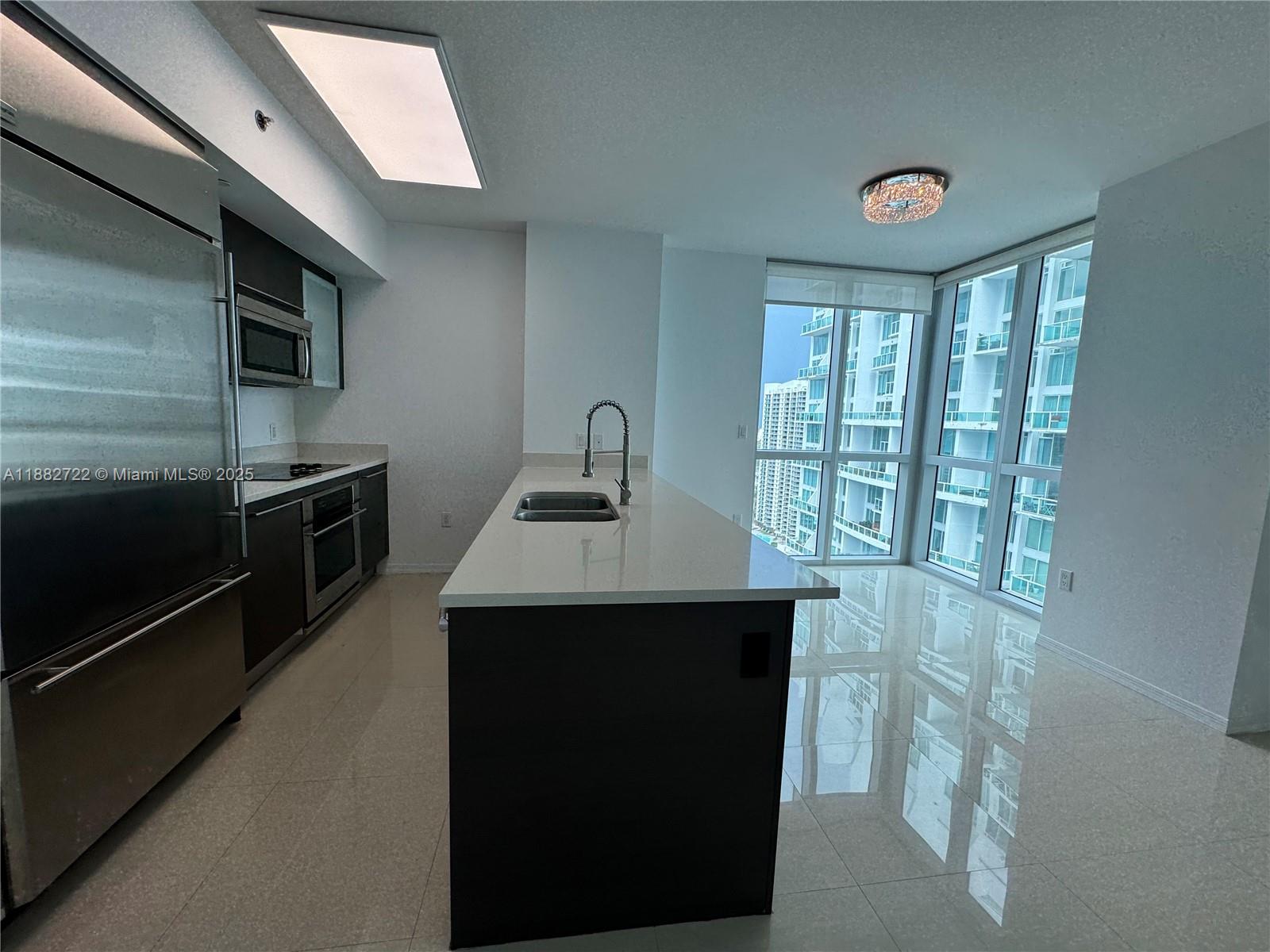 55 SE 6th St #3501, Miami FL 33131