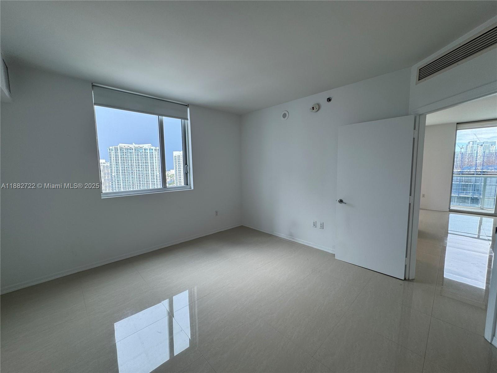 55 SE 6th St #3501, Miami FL 33131